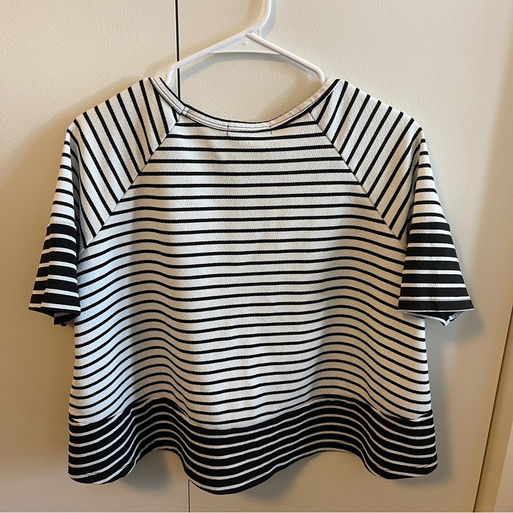 Urban Outfitters Black & White Striped Gradient Tee - Size S - Picture 4 of 4